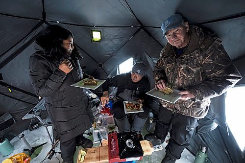 PRABHJOT SINGH / WINNIPEG FREE PRESS

LAKE WINNIPEG NEAR RIVERTON &#x460;
Ice fishing with Joe Kim and Bill Kitching 

- story by AV Kitching