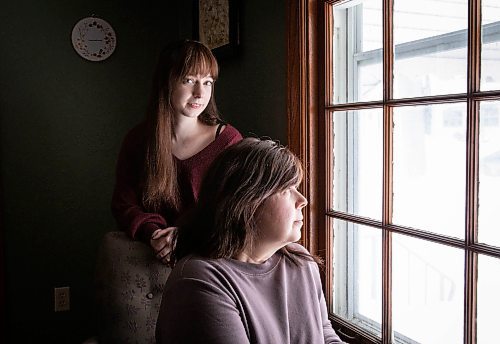 JESSICA LEE / WINNIPEG FREE PRESS

Char Thompson (right) and her daughter Liv Thompson pose for a photo at their house on February 9, 2022. They are attendees of All in Family Peer Support workshops, a mental health resource started by Charlotte Sytnyk and Kirsten Drybrough.

Reporter: Sabrina






