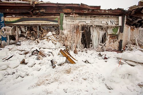 MIKE DEAL / WINNIPEG FREE PRESS
The destroyed store fronts of the Kirkwood Block at Portage Avenue and Langside Street.
Fire ripped through the structure at the beginning of February. 
See Ben Waldman story
220209 - Wednesday, February 09, 2022.