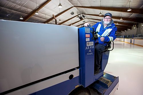 MIKE DEAL / WINNIPEG FREE PRESS
Larry Santucci, who's a foreman with the city takes the zamboni out for a spin at Charlie Gardener Arena. He's been operating Zambonis, and the ice plants that keep ice frozen, for 42 years.
See Al Small story
220214 - Monday, February 14, 2022.