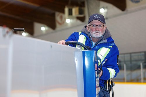 MIKE DEAL / WINNIPEG FREE PRESS
Larry Santucci, who's a foreman with the city takes the zamboni out for a spin at Charlie Gardener Arena. He's been operating Zambonis, and the ice plants that keep ice frozen, for 42 years.
See Al Small story
220214 - Monday, February 14, 2022.