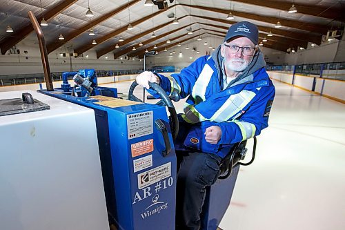 MIKE DEAL / WINNIPEG FREE PRESS
Larry Santucci, who's a foreman with the city takes the zamboni out for a spin at Charlie Gardener Arena. He's been operating Zambonis, and the ice plants that keep ice frozen, for 42 years.
See Al Small story
220214 - Monday, February 14, 2022.