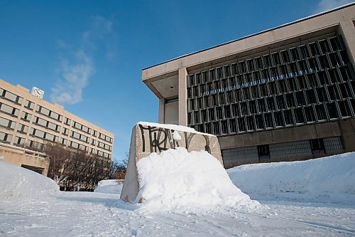 JOHN WOODS / WINNIPEG FREE PRESS
Some cement barriers have been installed on sidewalks at city hall, Monday, February 14, 2022. 

Re: ?