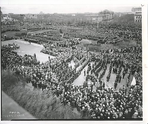 Winnipeg Free Press Archives If Day - World War II - (4) July 13, 1970 Second World War crowd scene, Legislative Grounds, 1942 fparchive