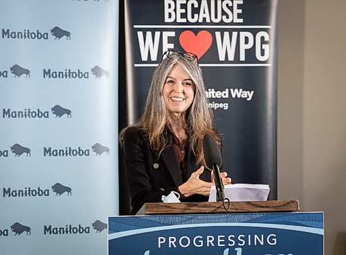 JESSICA LEE / WINNIPEG FREE PRESS

Connie Walker, CEO of United Way Winnipeg, speaks at a press conference at River Point Centre on February 17, 2022.

Reporter: Erik
