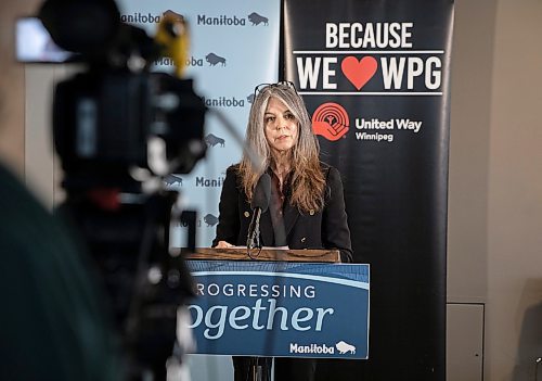 JESSICA LEE / WINNIPEG FREE PRESS

Connie Walker, CEO of United Way Winnipeg, speaks at a press conference at River Point Centre on February 17, 2022.

Reporter: Erik
