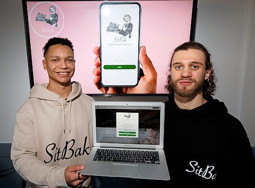 MIKE DEAL / WINNIPEG FREE PRESS
(from left) Connor Bowey and Dustin Roitelman, co-founders of SitBak.
The guys are launching SitBak, a retail cannabis product delivery service, in Winnipeg.
See Gabby Pich&#xe9; story
220217 - Thursday, February 17, 2022.