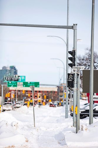 MIKAELA MACKENZIE / WINNIPEG FREE PRESS

The northeast corner of Pembina Highway and Warsaw Avenue in Winnipeg on Monday, Feb. 21, 2022. For Ryan Thorpe story.
Winnipeg Free Press 2022.