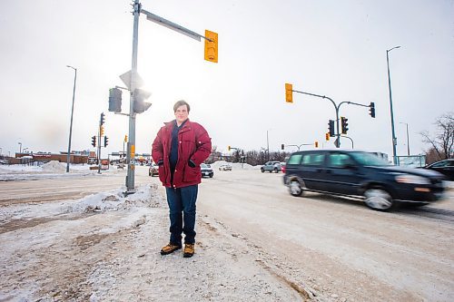 MIKAELA MACKENZIE / WINNIPEG FREE PRESS

Independent researcher Chris Sweryda poses for a portrait at Henderson and Peguis (where a single left turn lane has two signal lights) in Winnipeg on Monday, Feb. 21, 2022. For Ryan Thorpe story.
Winnipeg Free Press 2022.