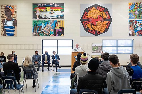 JESSICA LEE / WINNIPEG FREE PRESS

Peter Kotyk speaks to students, staff and city staff at the announcement to build a new $850,000 track behind River East Collegiate, on February 22, 2022.

