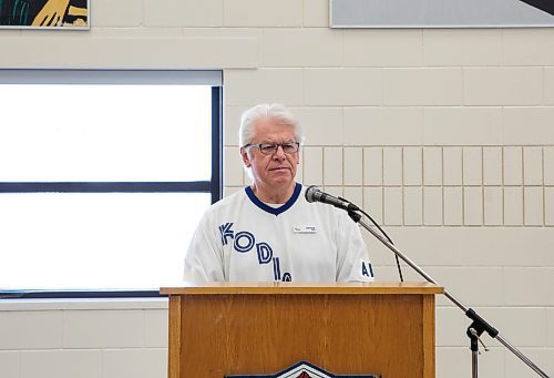 JESSICA LEE / WINNIPEG FREE PRESS

Peter Kotyk speaks to students, staff and city staff at the announcement to build a new $850,000 track behind River East Collegiate, on February 22, 2022.
