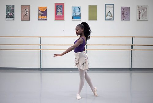 JESSICA LEE / WINNIPEG FREE PRESS

Dailia Martin, 13, is photographed at a Royal Winnipeg Ballet studio on February 22, 2022.

Reporter: Jen
