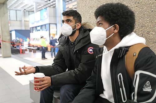 RUTH BONNEVILLE / WINNIPEG FREE PRESS

Local - U of M streeter

Salem Alblooshi (left) and Mustafa Arif, both engineering international students, answer questions about being back on campus with mandates still in place.  

March 9th,  2022
