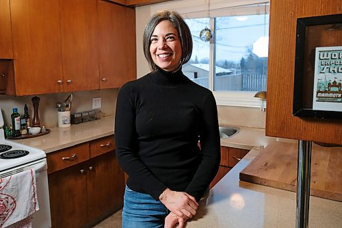 Daniel Crump / Winnipeg Free Press. Dez Daniels, host of Great Tastes of Manitoba, poses for a portrait in her home November 30, 2019.