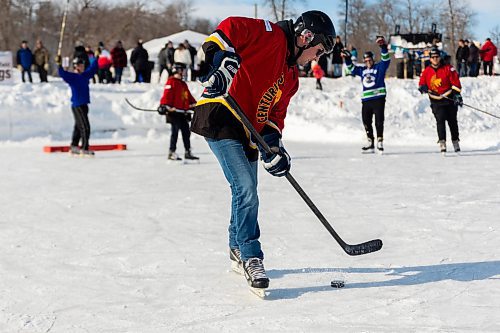 Players compete in the Rink The River Shinny Tournament  Saturday in Souris. (Chelsea Kemp/The Brandon Sun)