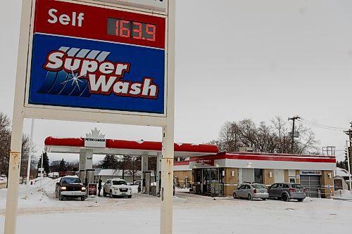 Gas stations across Brandon saw fuel prices increase to $1.64 Thursday. (Chelsea Kemp/The Brandon Sun)