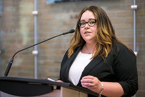 MIKAELA MACKENZIE / WINNIPEG FREE PRESS

Lynda Nicol, executive director of the Manitoba Association of Watersheds, speaks at an press conference announcing federal investments to support sustainable practices helping Manitoba farms fight climate change at the University of Manitoba in Winnipeg on Thursday, March 17, 2022. For Gabby story.
Winnipeg Free Press 2022.