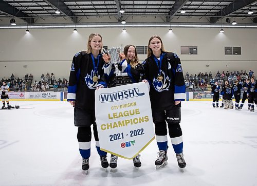 JESSICA LEE / WINNIPEG FREE PRESS

Coll&#xe8;ge Jeanne-Sauv&#xe9; won the women&#x2019;s high school hockey championship against J.H. Bruns (3-0) on March 17, 2022 during the third finals game. From left to right: Annika Devine, Hannah Sobkow and Mika Morand.

Reporter: Taylor


