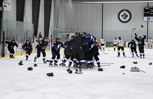 JESSICA LEE / WINNIPEG FREE PRESS

Coll&#xe8;ge Jeanne-Sauv&#xe9; won the women&#x2019;s high school hockey championship against J.H. Bruns (3-0) on March 17, 2022 during the third finals game. CJS players cheer and enter the rink after the third period ends.

Reporter: Taylor


