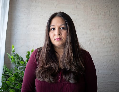 JESSICA LEE / WINNIPEG FREE PRESS

Sherry Khanna, a substitute teacher in Winnipeg, poses for a photo in her home on March 17, 2022.

Reporter: Maggie


