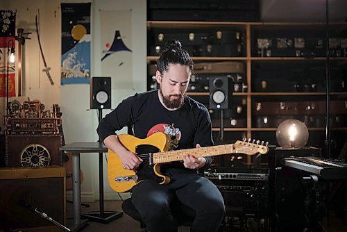 JESSICA LEE / WINNIPEG FREE PRESS

Steve Onotera, a YouTube personality who has close to 1 million subscribers, is photographed in his home studio on March 18, 2022.

Reporter: Dave S.


