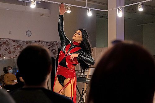Local performer Flora Hex hits the stage for the AGSM presents Flora Hex Drag Show Saturday at the Art Gallery of Southwestern Manitoba. (Chelsea Kemp/The Brandon Sun)