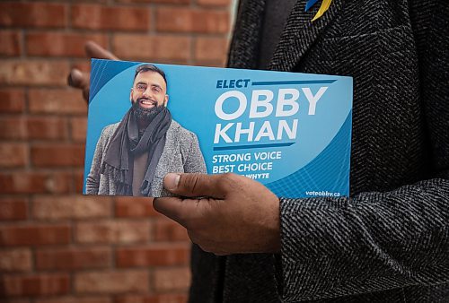 JESSICA LEE / WINNIPEG FREE PRESS

Fort Whyte candidate Obby Khan holds campaign materials on March 21, 2022.

Reporter: Carol



