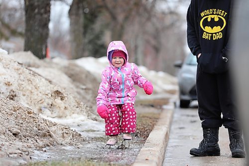 RUTH BONNEVILLE / WINNIPEG FREE PRESS

Standup - Puddle walk with dad

Three-year-old, Alexis McKechnie-Rousseau takes her dad, Tom Rousseau, on a puddle finding adventure while out for a mid-morning walk on Lindsay street on Wednesday. 

March 23rd,  2022
