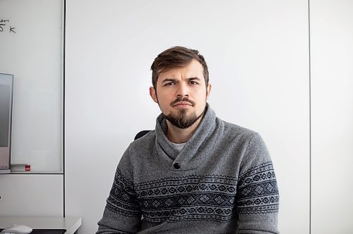 JESSICA LEE / WINNIPEG FREE PRESS

Ukrainian-born web designer Andriy Rudnyk poses for a photo on March 23, 2022 at his office at North Forge at University of Manitoba.

Reporter: Cody


