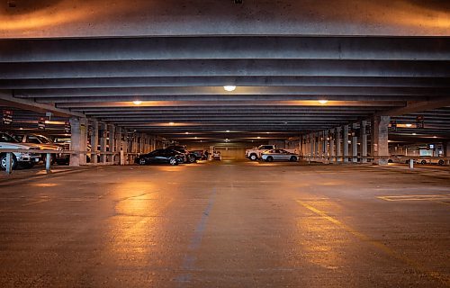 JESSICA LEE / WINNIPEG FREE PRESS

A mostly empty rental car garage is photographed at the Winnipeg airport on March 23, 2022.


