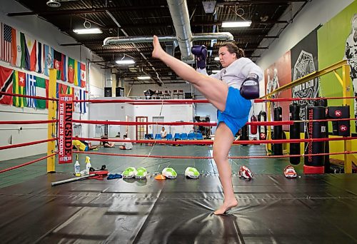 JESSICA LEE / WINNIPEG FREE PRESS

Sara Carter is the first president of the Kickboxing Association. She is photographed at Dave&#x2019;s Gym on March 25, 2022.


