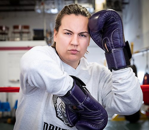 JESSICA LEE / WINNIPEG FREE PRESS

Sara Carter is the first president of the Kickboxing Association. She is photographed at Dave&#x2019;s Gym on March 25, 2022.


