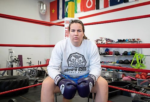 JESSICA LEE / WINNIPEG FREE PRESS

Sara Carter is the first president of the Kickboxing Association. She is photographed at Dave&#x2019;s Gym on March 25, 2022.


