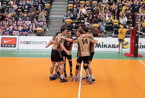 JESSICA LEE / WINNIPEG FREE PRESS

Bisons players cheer after a successful match. University of Manitoba Bisons men&#x2019;s volleyball team (wearing brown) played against Trinity Western University on March 25, 2022 at the IG Athletic Centre.

Reporter: Mike S.
