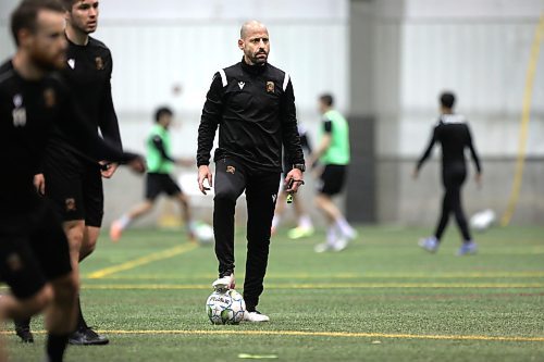 RUTH BONNEVILLE / WINNIPEG FREE PRESS

Sports - valour training camp

Head Coach &amp; GM Phillip Dos Santos with team at  WSF Soccer South Monday.  


Mike Sawatzky  | Sports Reporter

March 28th,  2022
