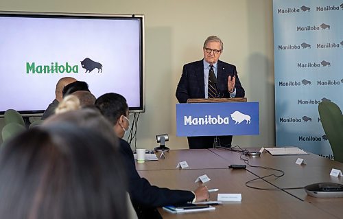 JESSICA LEE / WINNIPEG FREE PRESS

Immigration Advisory Council co-chair Lloyd Axworthy speaks at the announcement of twenty Manitobans to the advisory committee on March 29, 2022 at Manitoba Immigration headquarters.

