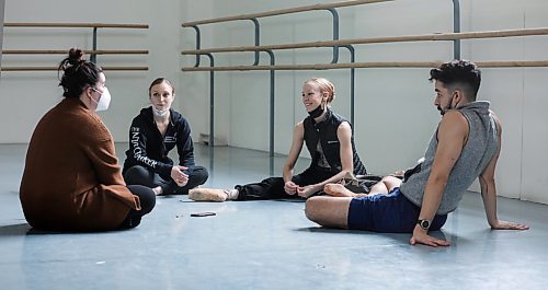 \RUTH BONNEVILLE / WINNIPEG FREE PRESS

ENT - RWB

Casual photos of a few dancers in the company during brief warmup in one of the dance studios and talking with reporter afterward. 

Names:  Alanna McAdie (long sleeved),  Elizabeth Lamont (vest) and Stephan Azulay.  

Story: Reporter having a casual chat with company members about the upcoming 2022/23 season in one of their studios.  


Jen Zoratti
Columns + features, Winnipeg Free Press 

March 30th,  2022
