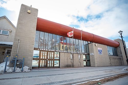 MIKE DEAL / WINNIPEG FREE PRESS
Real estate story is on the sale of the Legion at 618 Selkirk Avenue. 
see Ben Waldman story
220325 - Friday, March 25, 2022.