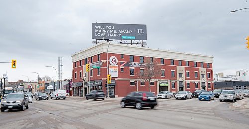 Mike Sudoma / Winnipeg Free Press
222 Osborne St, a prominent building in Osborne Village, is now up for sale Friday afternoon
April 1, 2022