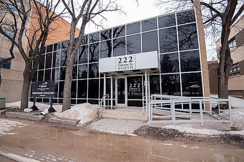 Mike Sudoma / Winnipeg Free Press
222 Osborne St North, a prominent office building across from Memorial Park, is now up for sale Friday afternoon
April 1, 2022