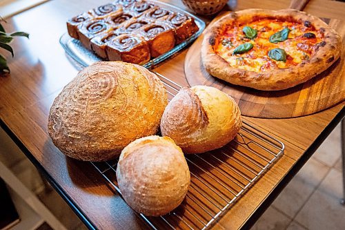 Mike Sudoma / Winnipeg Free Press
A sampling of bread maker, Jared Ozuk&#x2019;s creations including pizza, dinner rolls and cinnamon buns
April 5, 2022