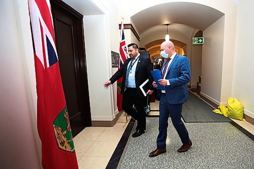 MIKE DEAL / WINNIPEG FREE PRESS
Dr. Brent Roussin, chief provincial public health officer, during the latest COVID-19 update at the Manitoba Legislative building, Thursday afternoon. 
220407 - Thursday, April 7, 2022