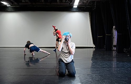 JESSICA LEE / WINNIPEG FREE PRESS
Dancers Warren McClelland (centre) is photographed performing a media preview at the Rachel Browne Theatre on April 7, 2022.
Reporter: Jen