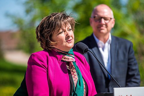 MIKAELA MACKENZIE / WINNIPEG FREE PRESS

Councillor Janice Lukes endorses mayoral candidate Scott Gillingham at Kirkbridge Park in Winnipeg on Tuesday, June 7, 2022.  For Tyler story.
Winnipeg Free Press 2022.