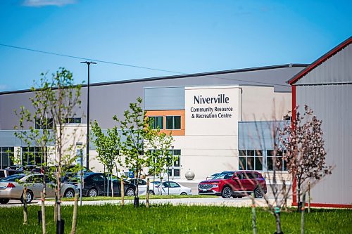 MIKAELA MACKENZIE / WINNIPEG FREE PRESS

The brand new rec centre complex in Niverville on Monday, June 6, 2022.  For Gabby story.
Winnipeg Free Press 2022.