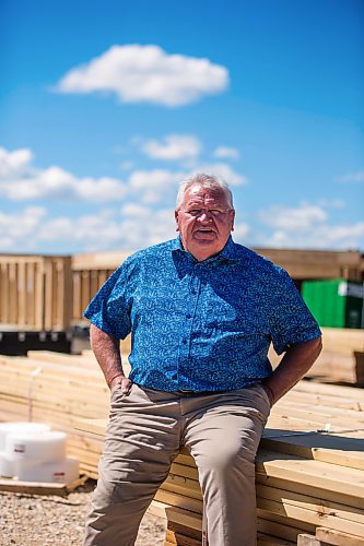 MIKAELA MACKENZIE / WINNIPEG FREE PRESS

Clarence Braun, realtor with Keller Williams Real Estate Services, poses for a portrait in a new development he's sold in Niverville on Monday, June 6, 2022.  For Gabby story.
Winnipeg Free Press 2022.