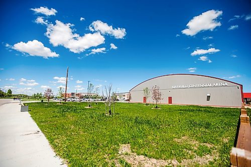 MIKAELA MACKENZIE / WINNIPEG FREE PRESS

The brand new rec centre complex in Niverville on Monday, June 6, 2022.  For Gabby story.
Winnipeg Free Press 2022.