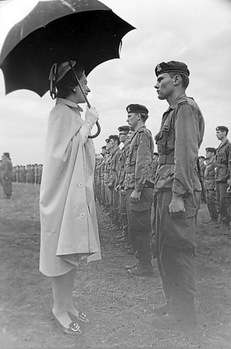 Queen Elizabeth II briefly speaks to a soldier during her visit to CFB Shilo in 1970. (Brandon Sun Files)