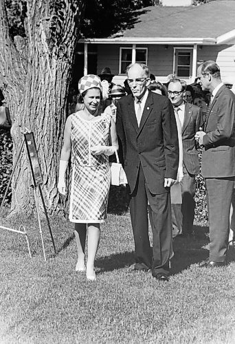 Queen Elizabeth II walks with Brandon University chancellor Stanley Knowles at the BU campus where she laid the cornerstone of the John R. Brodie Science Centre during her visit to Brandon in July, 1970. (Brandon Sun Files)