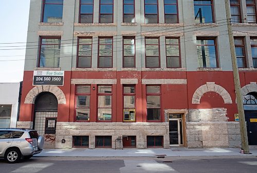 JESSICA LEE / WINNIPEG FREE PRESS

The exterior of 306-310 Ross Avenue is photographed September 9, 2022. The building is currently listed on sale for $3.4 million.

Reporter: Ben Waldman